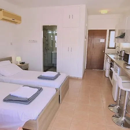 Nissi Heaven Apartman *
