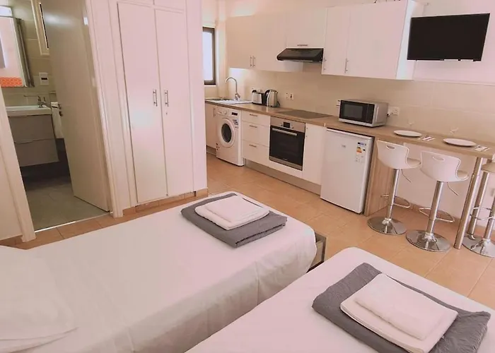 Nissi Heaven アパート アヤナパ